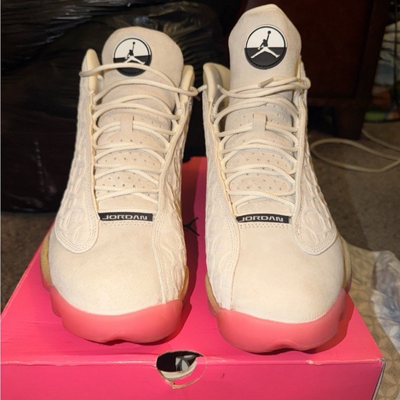 Men’s Jordan 13 Chinese new yr Stylish Cream and white sneakers  with Pink Soles main image 4
